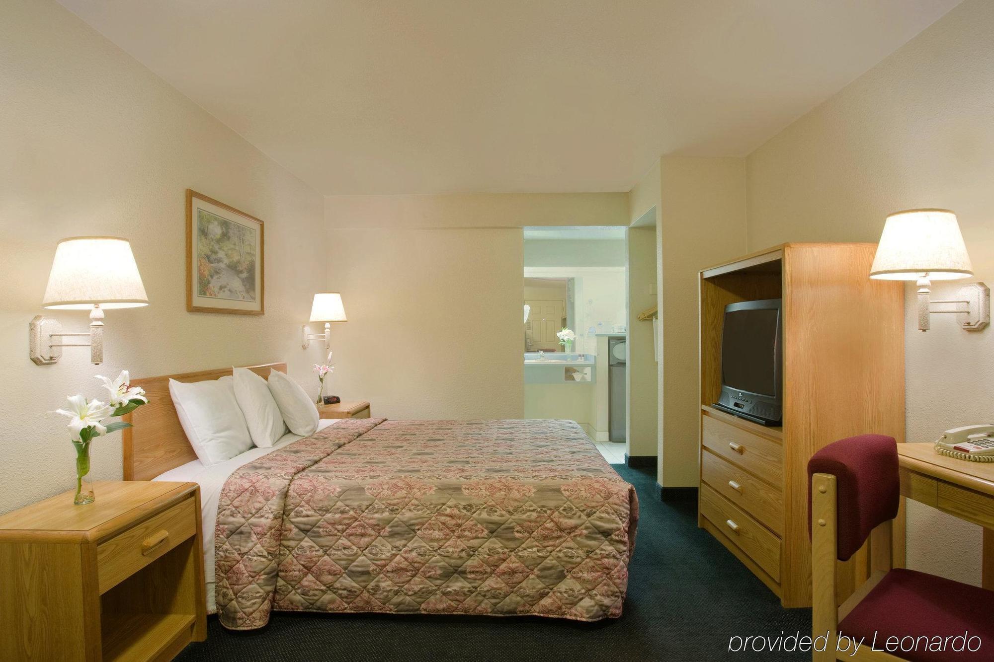 Turlock Inn エクステリア 写真